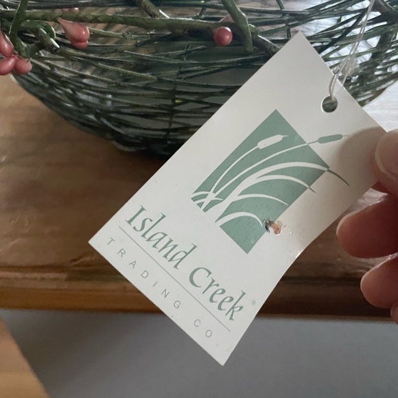 NWT Wire Berry Basket with Butterflies - Picture 4 of 6